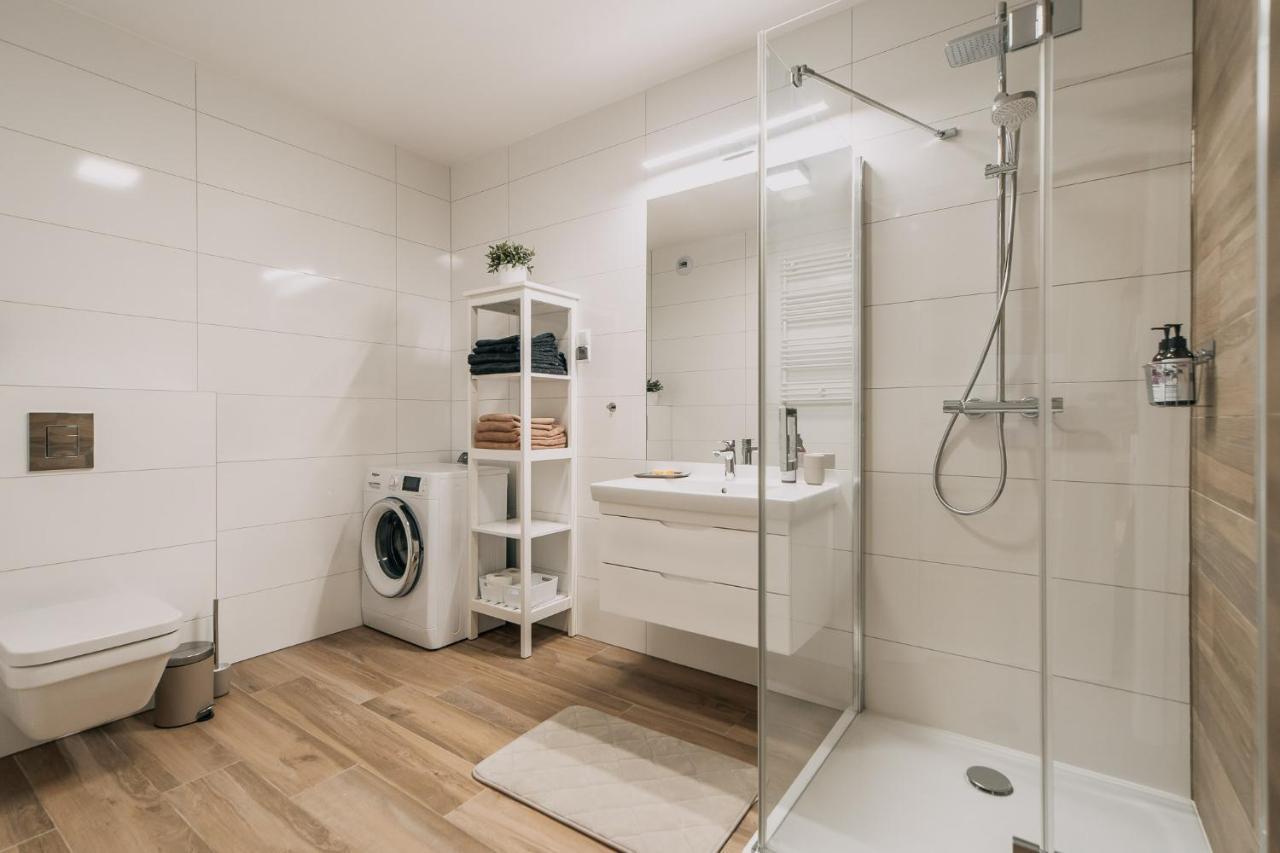 Nadmorskie Tarasy Apartament Wave Surfingbird Kołobrzeg Exteriör bild