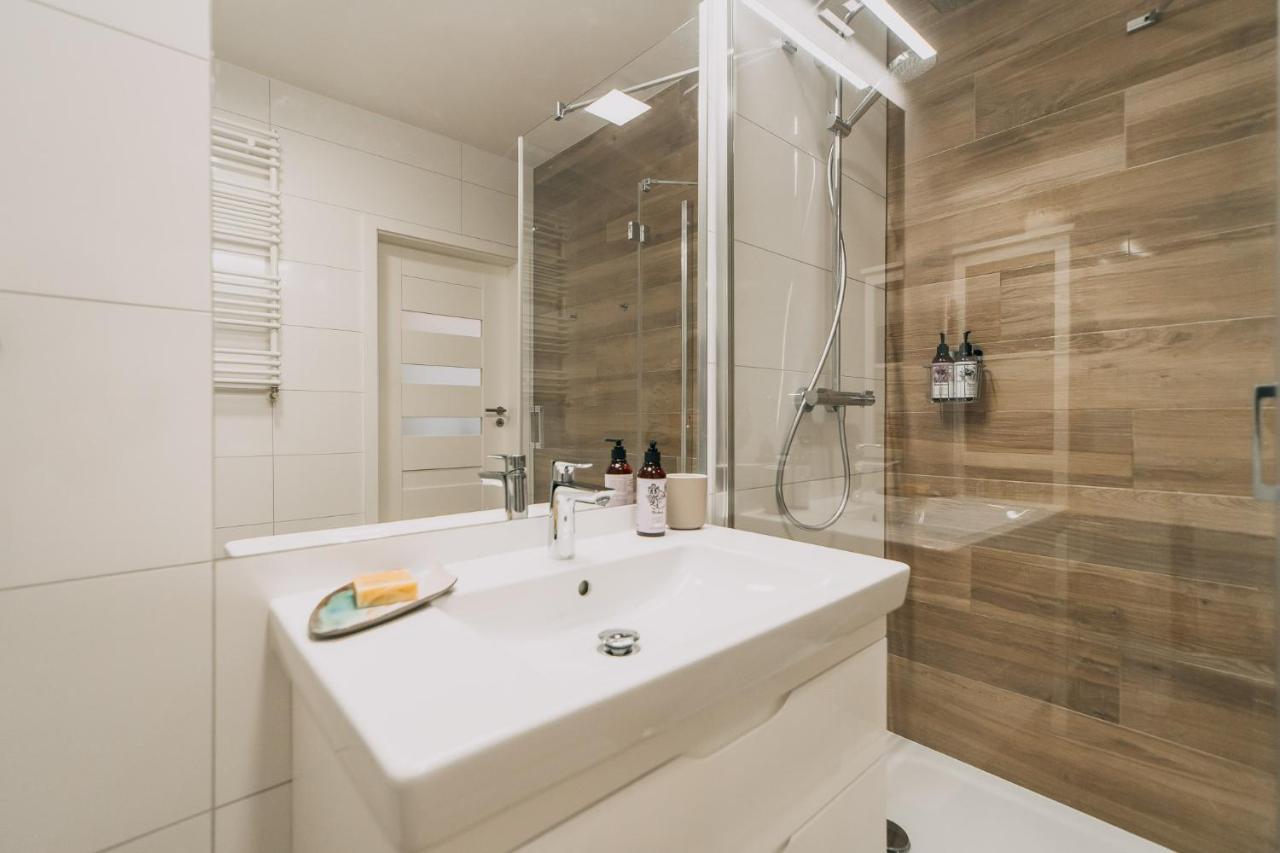 Nadmorskie Tarasy Apartament Wave Surfingbird Kołobrzeg Exteriör bild